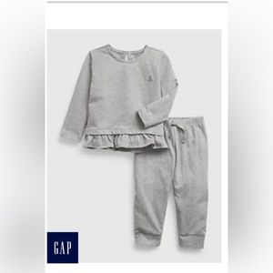 Baby gap organic cotton 2 piece outfit set
